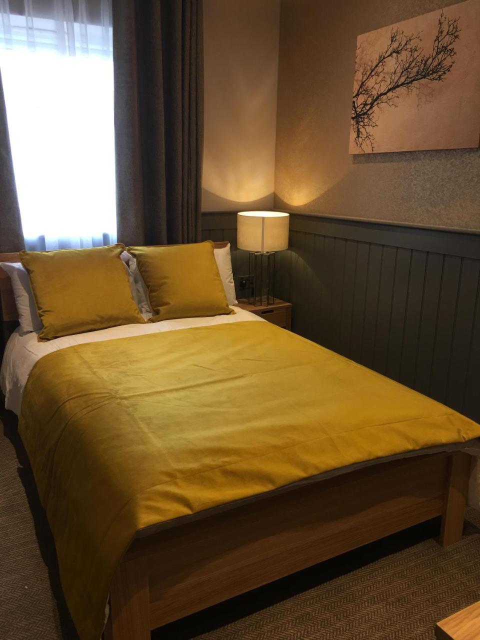 The Tower Arms Hotel Iver Eksteriør bilde