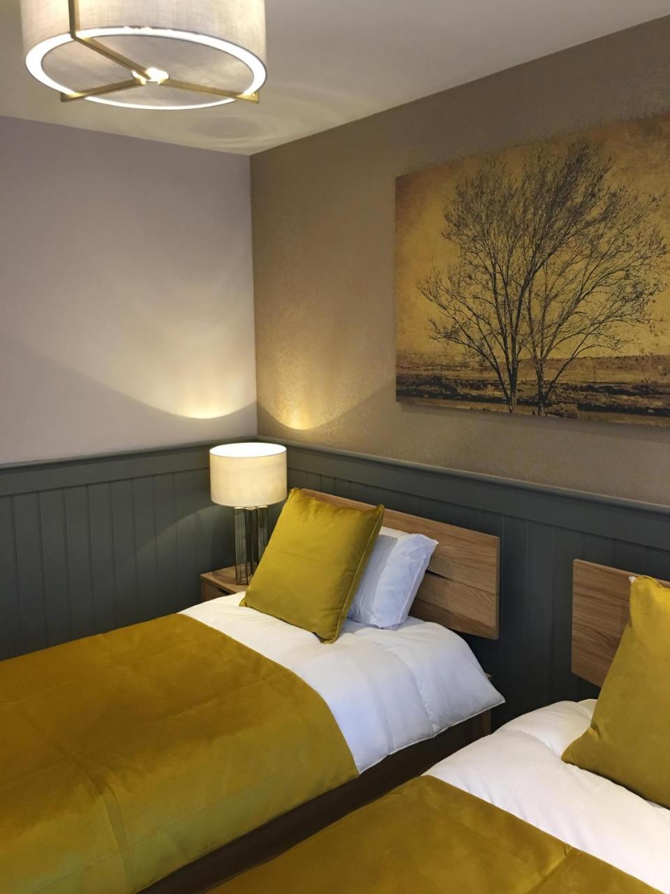 The Tower Arms Hotel Iver Eksteriør bilde